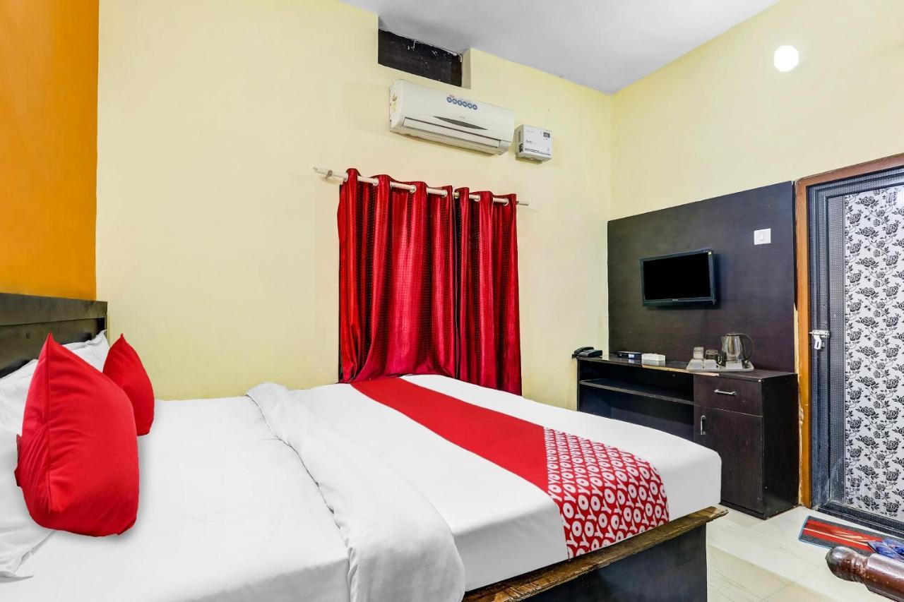 Flagship Hotel Suman Niwas Bijnaur Exterior photo
